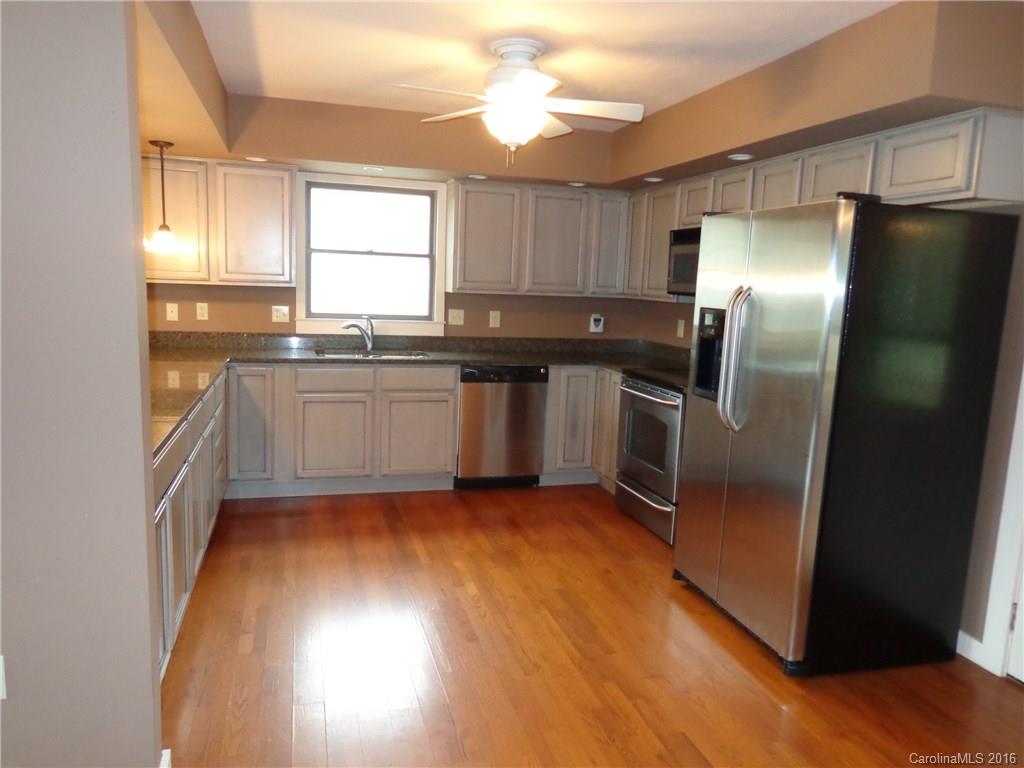 285 McCracken Farm Road Clyde, NC 28721 - Photo 6 of 24
