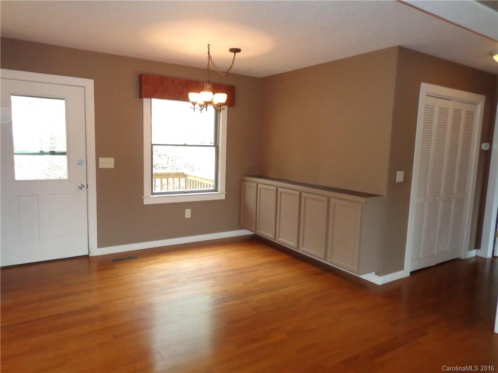 285 McCracken Farm Road Clyde, NC 28721 - Photo 7 of 24