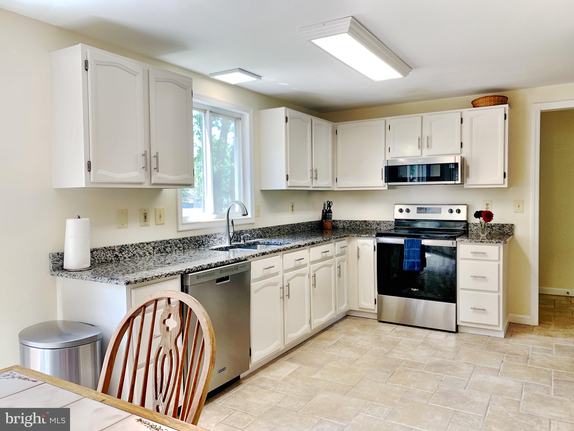 22 Ross Road Burlington Township, NJ 08016 - Photo 4 of 26 Gallery Image 4