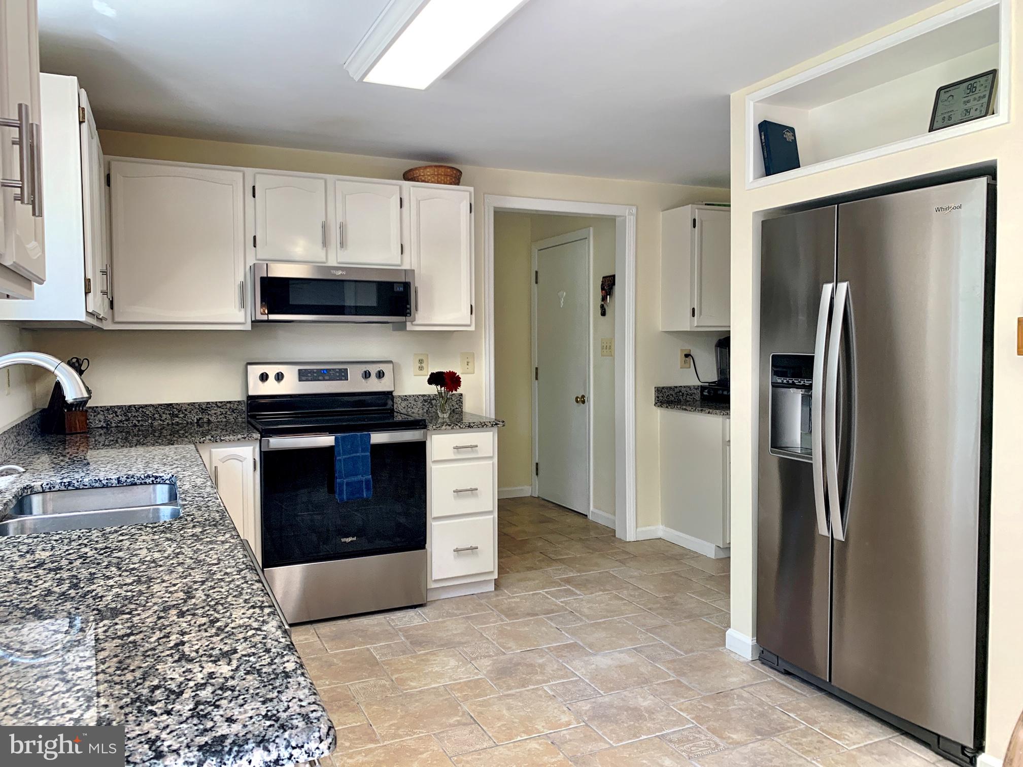 22 Ross Road Burlington Township, NJ 08016 - Photo 5 of 26 Gallery Image 5