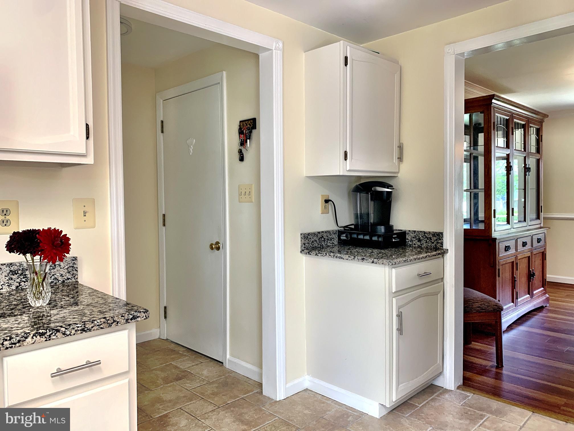 22 Ross Road Burlington Township, NJ 08016 - Photo 7 of 26 Gallery Image 7