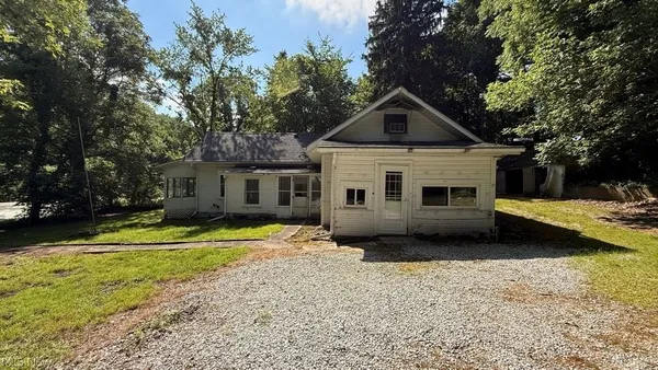 $1,600 | 629 Portage Lakes Drive, Akron, OH 44319