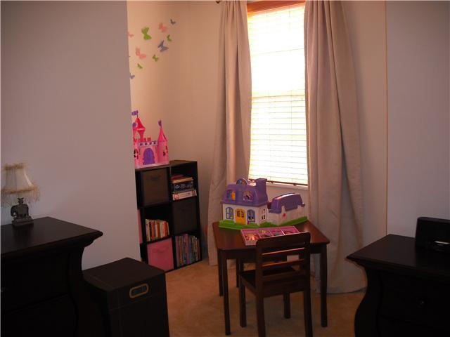 3037 Splitrock Road Columbus, OH 43221 - Photo 8 of 14 Gallery Image 8