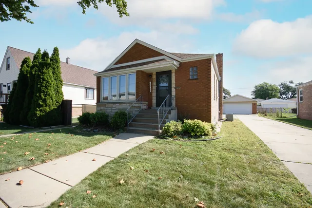 $3,500 | 5533 South Menard Avenue, Chicago, IL 60638