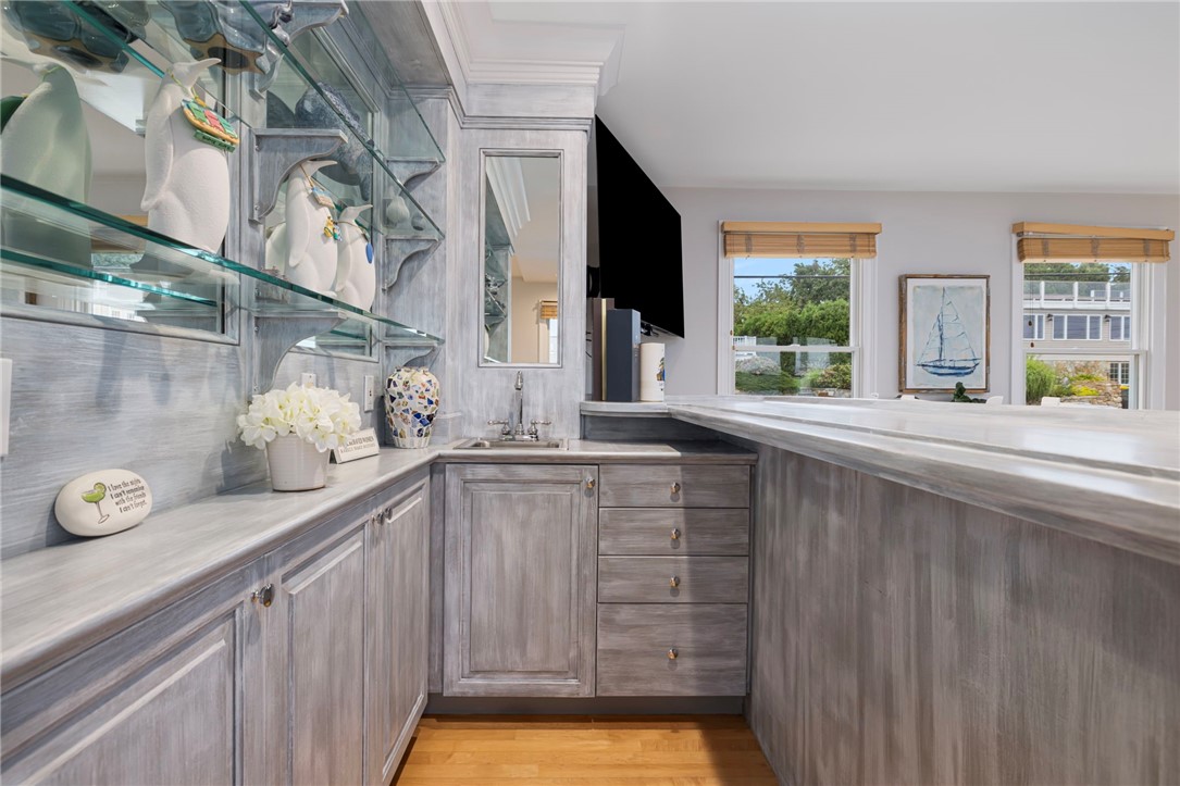 255 Bonnet Point Road Narragansett, RI 02882 - Photo 12 of 50 Gallery Image 12