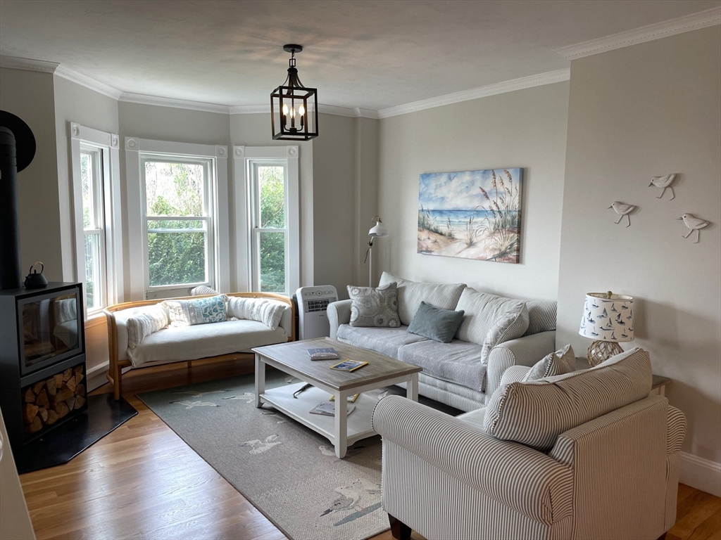 8 Douglas Avenue Hull, MA 02045 - Photo 14 of 37