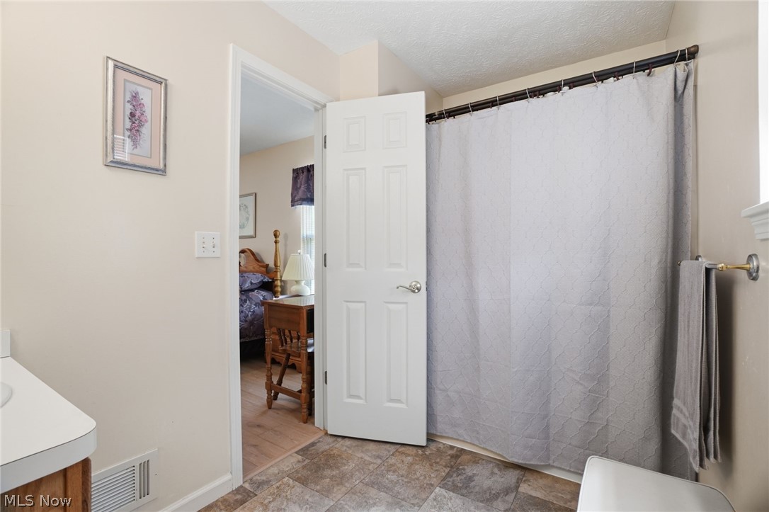 8047 Ravenna Road Painesville, OH 44077 - Photo 20 of 39