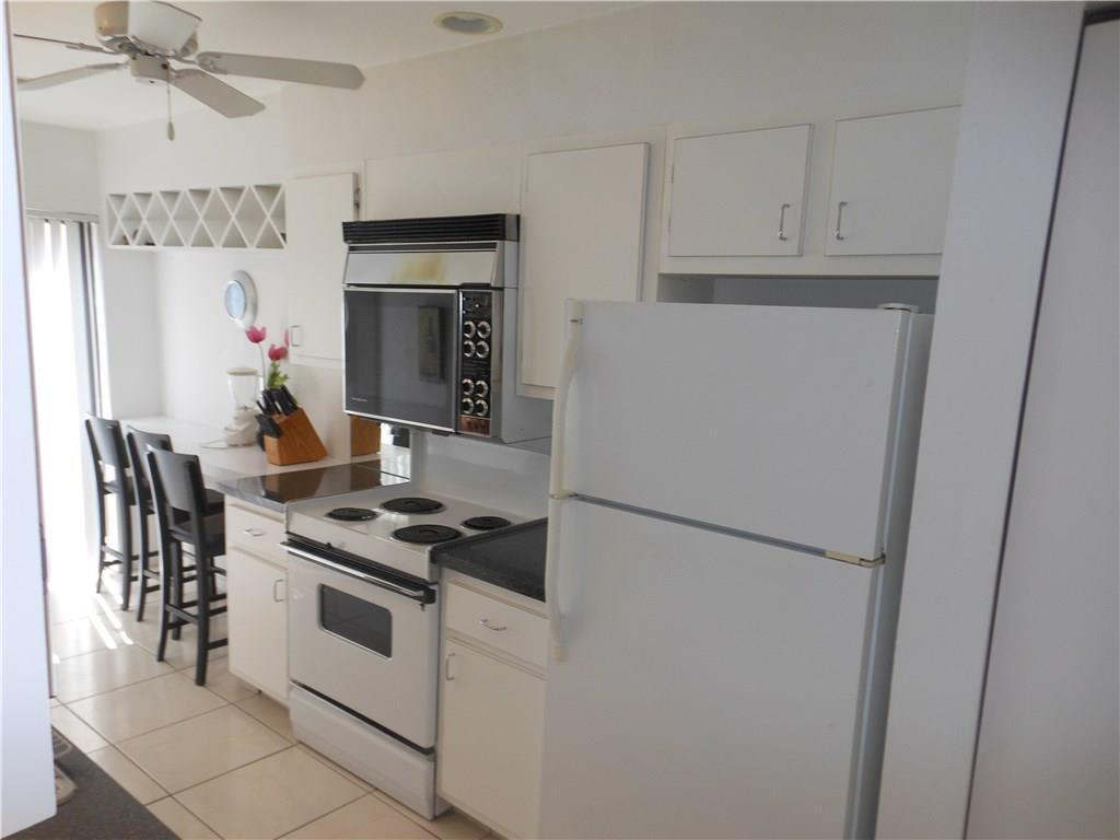 21209 Lago Circle, Unit D Boca Raton, FL 33433 - Photo 7 of 18 Photo 7