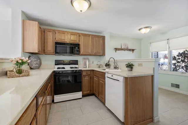 $464,900 | 5 Stone Ridge Road, Unit 5, Franklin, MA 02038