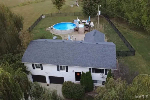 $419,000 | 319 East Ingle Drive, Glen Carbon, IL 62034