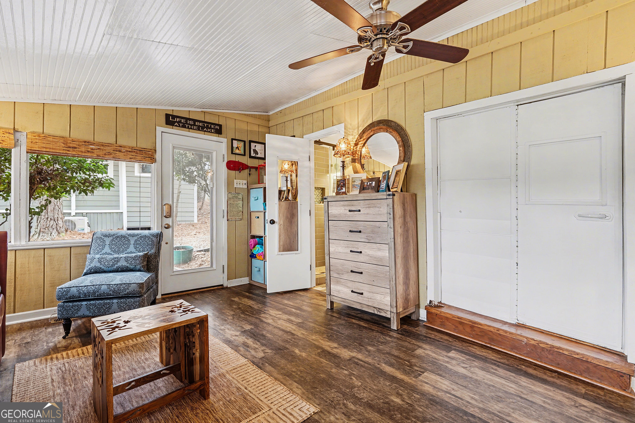 5400 Kings Camp Road Southeast, Unit B22 Acworth, GA 30102 - Photo 13 of 21 a view of a livingroom with furniture