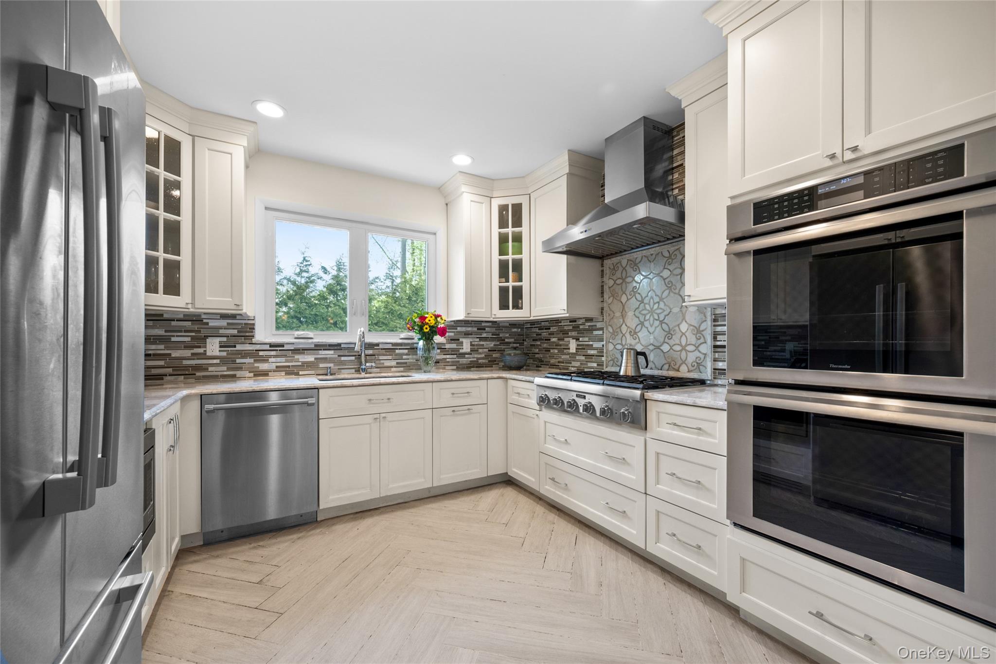 168 Dorchester Road Scarsdale, NY 10583 - Photo 8 of 28