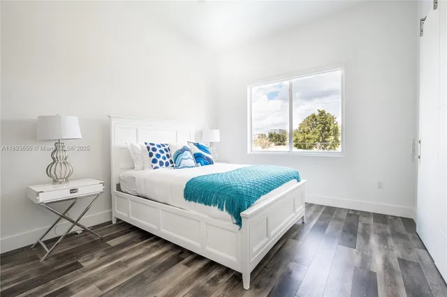 $10,900 | 3461 Southwest 25th Street, Unit B, Miami, FL 33133