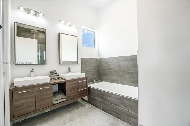 $10,900 | 3461 Southwest 25th Street, Unit B, Miami, FL 33133