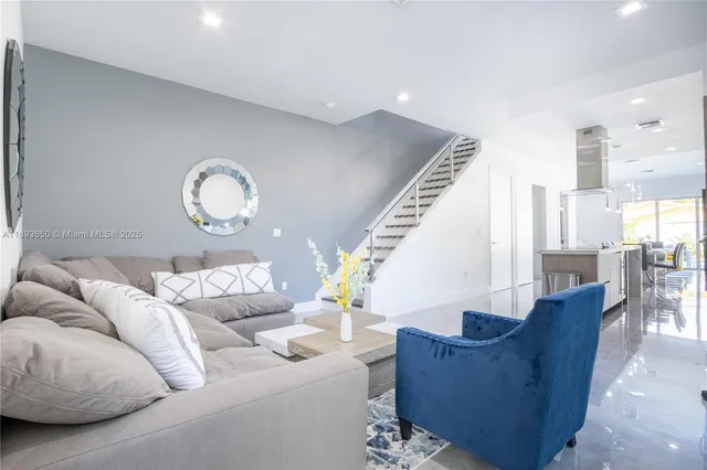 $10,900 | 3461 Southwest 25th Street, Unit B, Miami, FL 33133