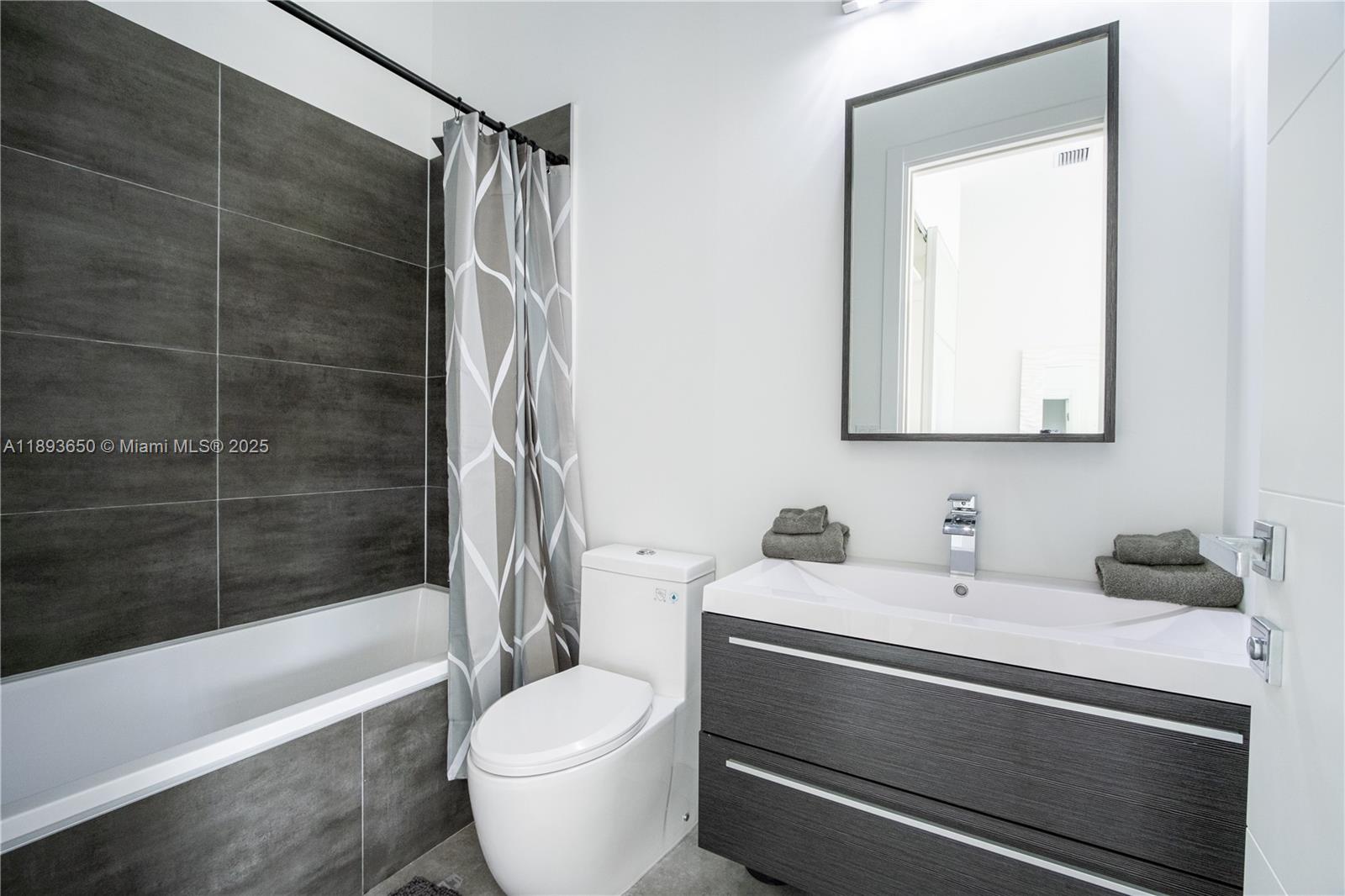 3461 Southwest 25th Street, Unit B Miami, FL 33133 - Photo 21 of 23