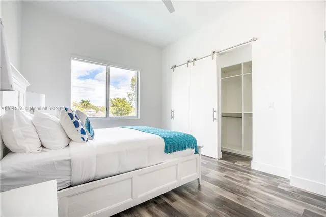 $10,900 | 3461 Southwest 25th Street, Unit B, Miami, FL 33133