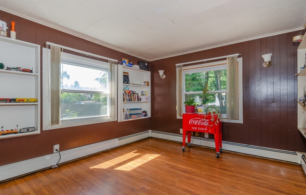 263 Maple Street Warwick, RI 02888 - Photo 6 of 23