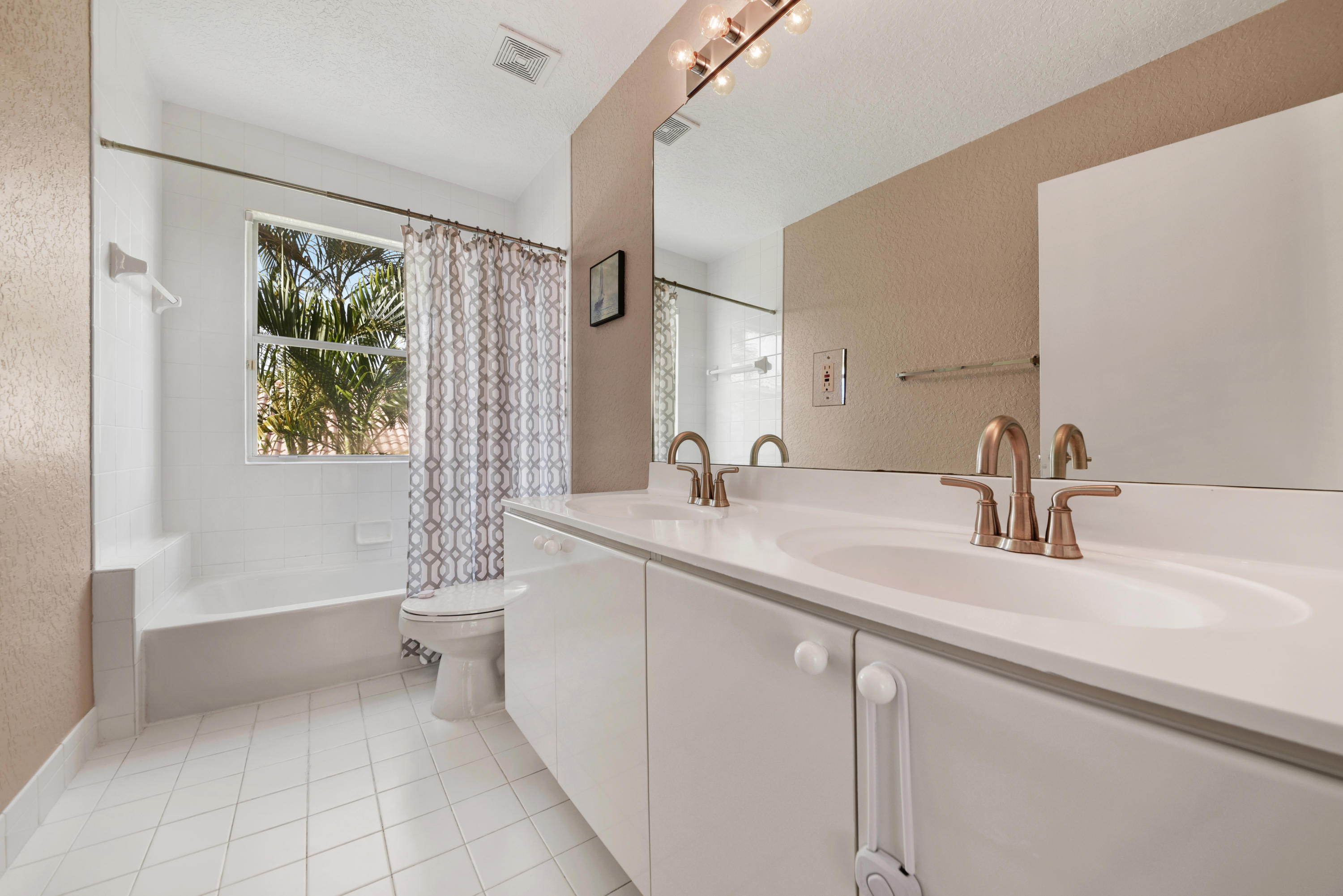 11205 Sea Grass Circle Boca Raton, FL 33498 - Photo 17 of 32 BATHROOM