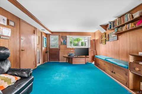 $749,999 | 279 North Kentucky Avenue, Massapequa, NY 11758
