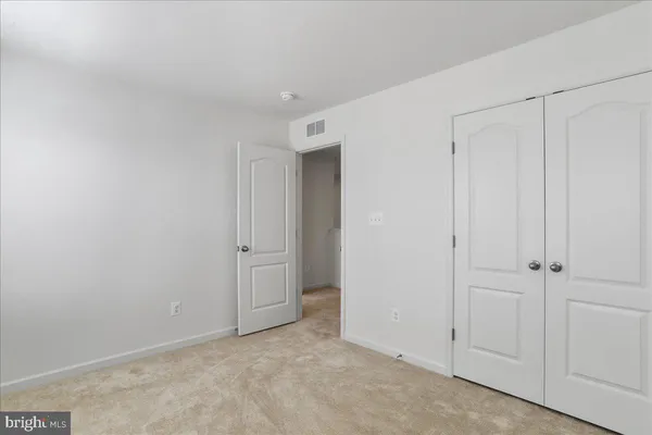$2,300 | 21 Stafford Place, Falling Waters, WV 25419