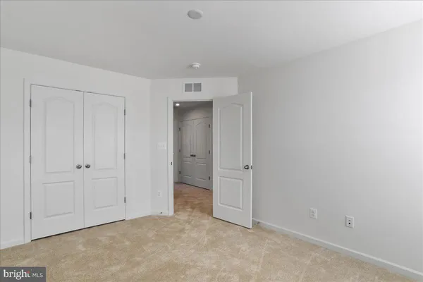 $2,300 | 21 Stafford Place, Falling Waters, WV 25419