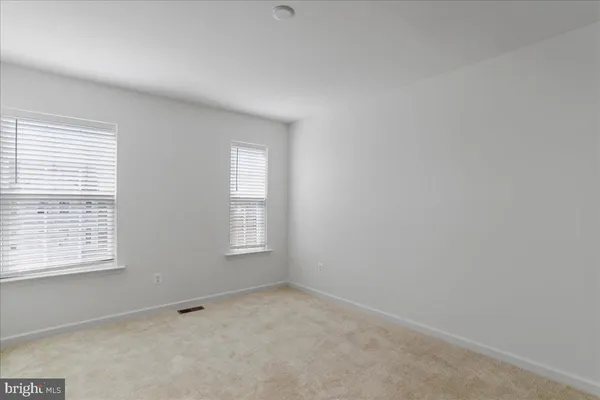 $2,300 | 21 Stafford Place, Falling Waters, WV 25419