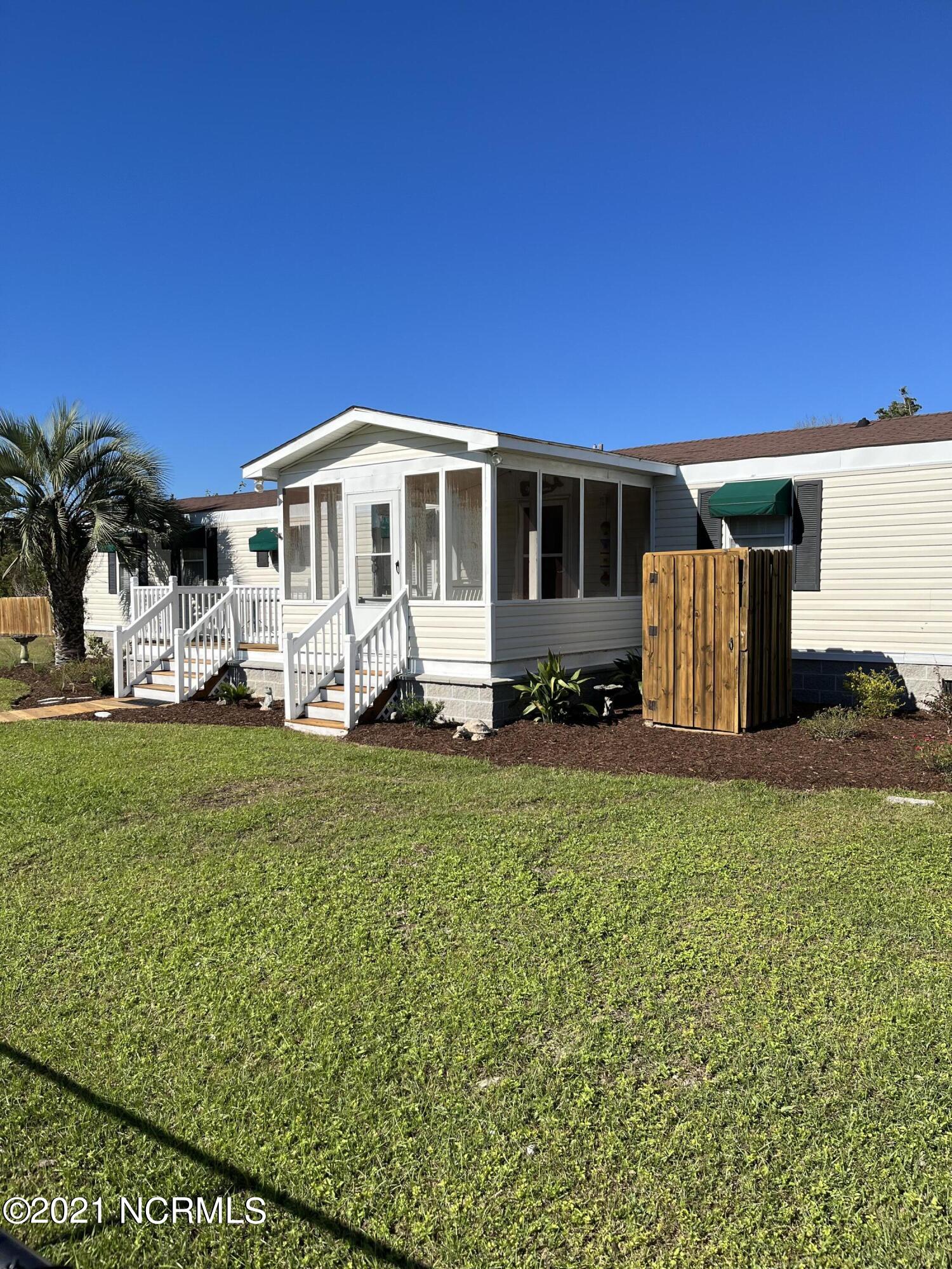 130 Ballpark Road Atlantic Beach, NC 28512 - Photo 4 of 15 8D800C5C-FEFD-4108-9DFE-DD8233A0FFC3