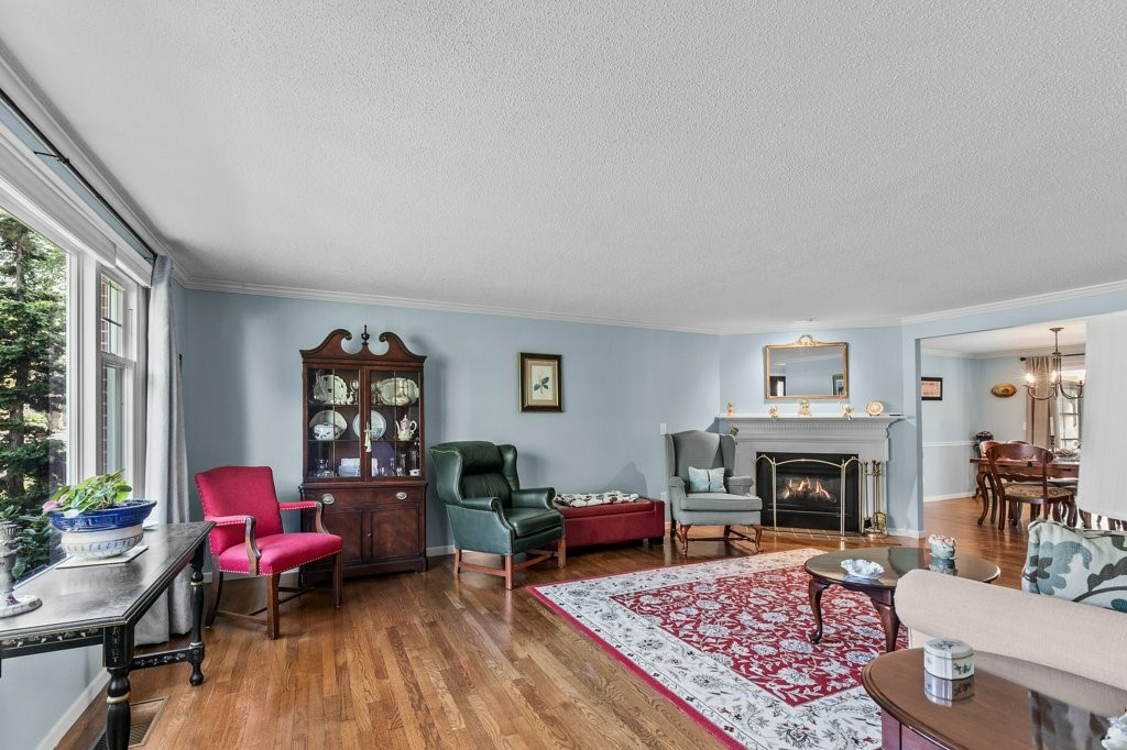 18 Hanley Farm Road, Unit 18 Warren, RI 02885 - Photo 12 of 49 LIVING ROOM WITH GAS FIREPLACE