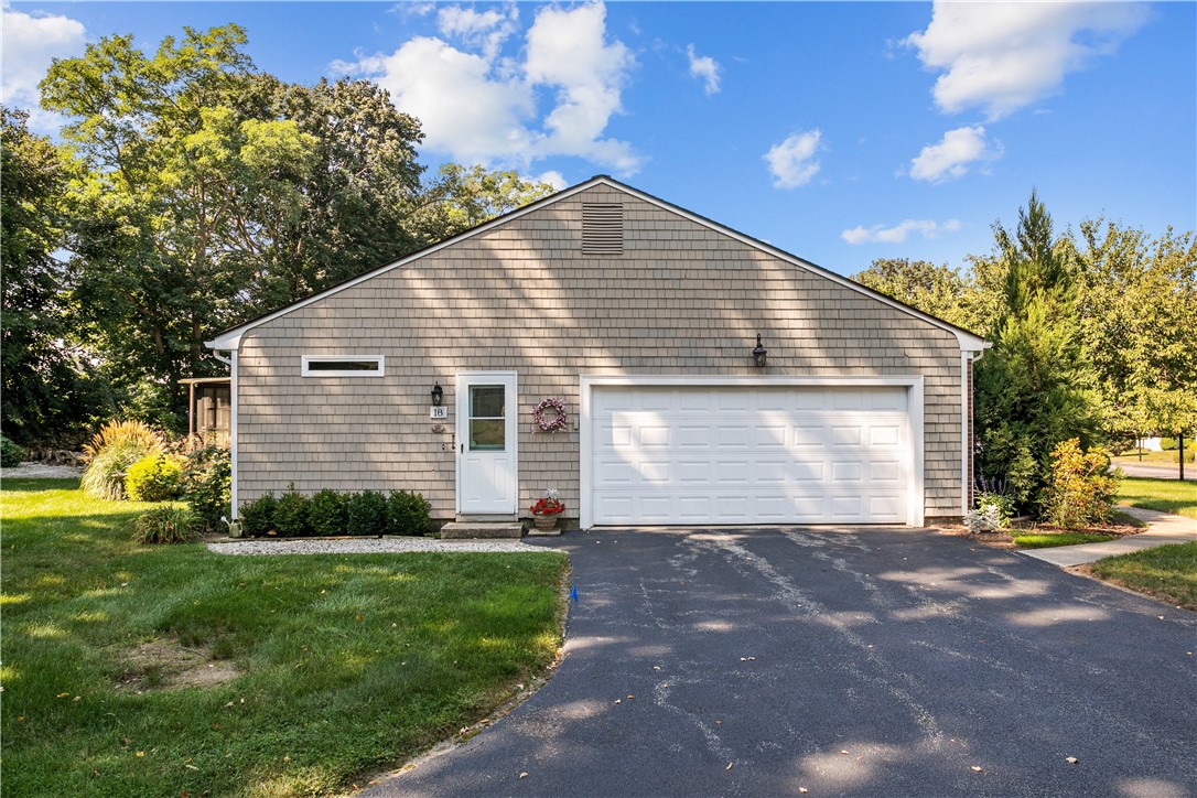 18 Hanley Farm Road, Unit 18 Warren, RI 02885 - Photo 5 of 49