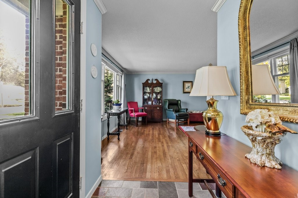 18 Hanley Farm Road, Unit 18 Warren, RI 02885 - Photo 10 of 49 FOYER