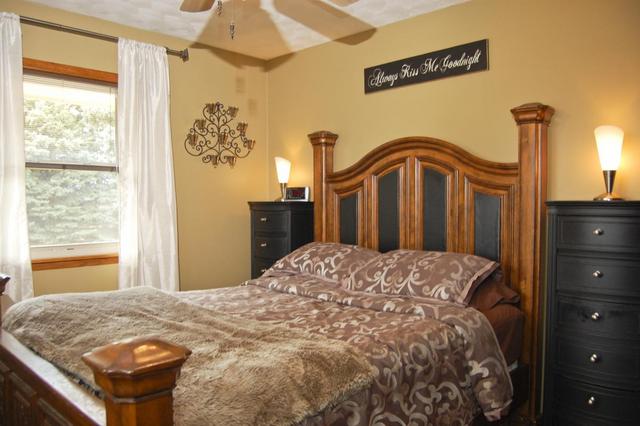 40W730 Russell Road Elgin, IL 60124 - Photo 5 of 17