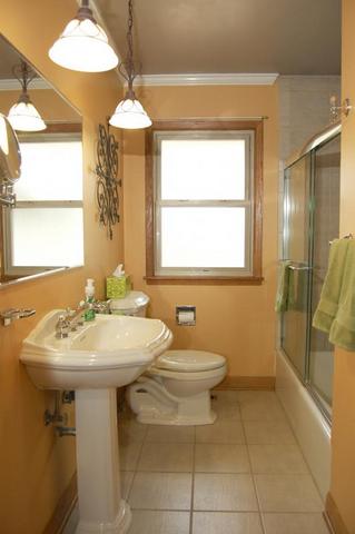 40W730 Russell Road Elgin, IL 60124 - Photo 8 of 17