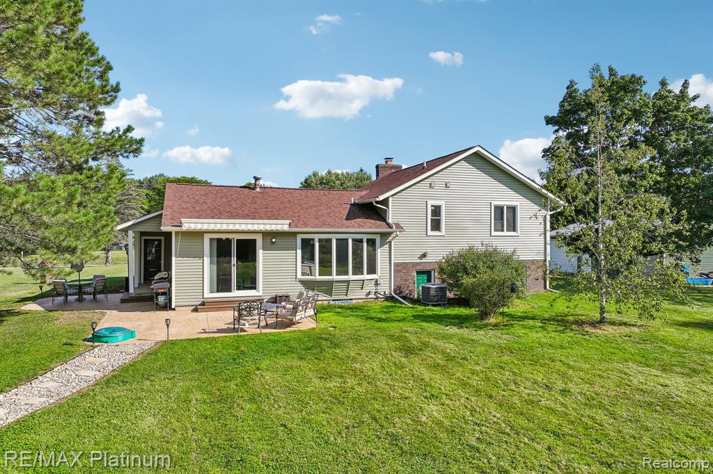 12126 Linden Road Linden, MI 48451 - Photo 3 of 38 Gallery Image 3