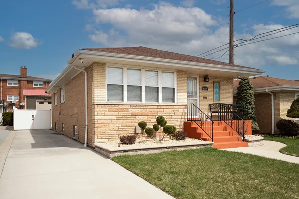 $414,900 | 4114 West 79th Place, Chicago, IL 60652