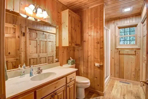 $475,000 | 141 17 3/4 - 18 1/2 Street, Dallas, WI 54733