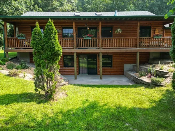 $475,000 | 141 17 3/4 - 18 1/2 Street, Dallas, WI 54733