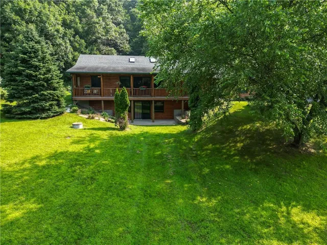 $475,000 | 141 17 3/4 - 18 1/2 Street, Dallas, WI 54733