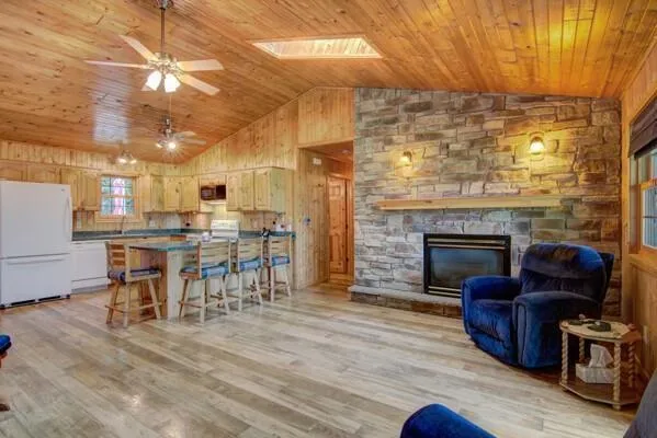 $475,000 | 141 17 3/4 - 18 1/2 Street, Dallas, WI 54733