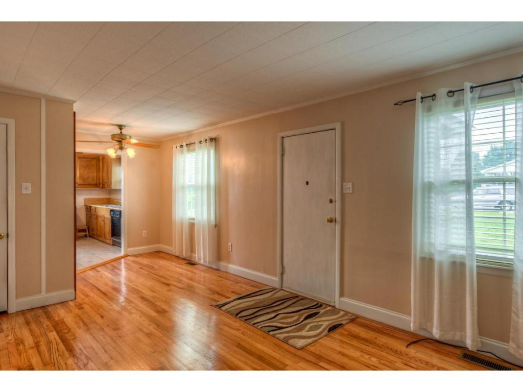 313 Tween Hills Road Bristol, TN 37620 - Photo 3 of 21 Photo 3