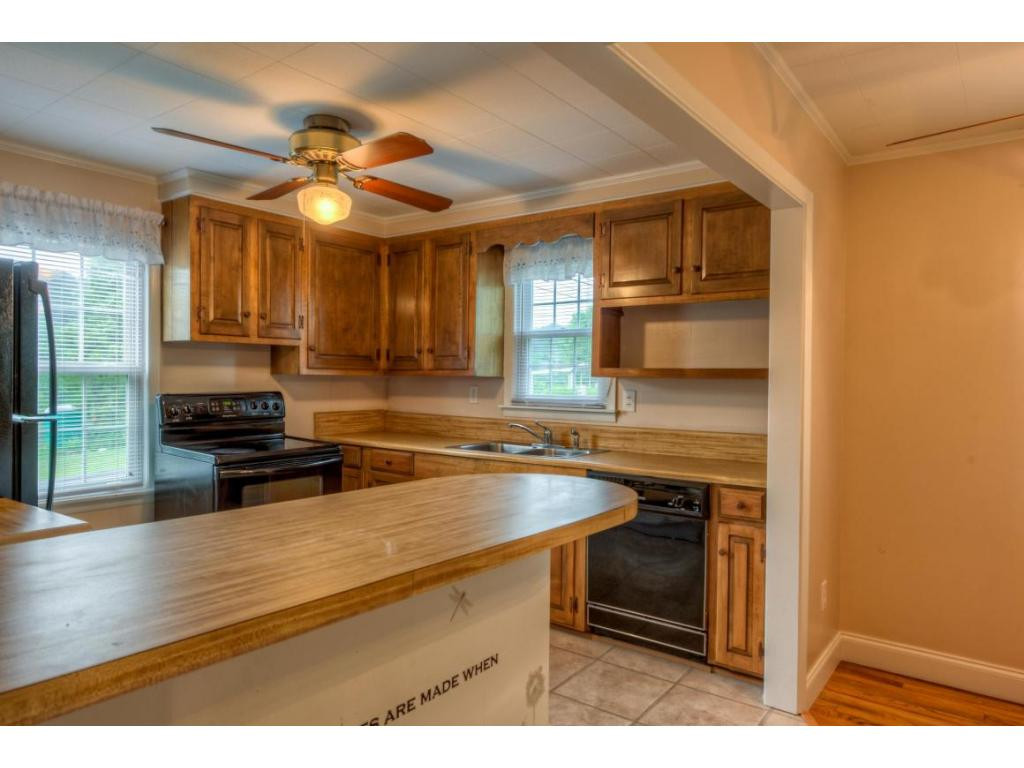 313 Tween Hills Road Bristol, TN 37620 - Photo 9 of 21 Photo 9