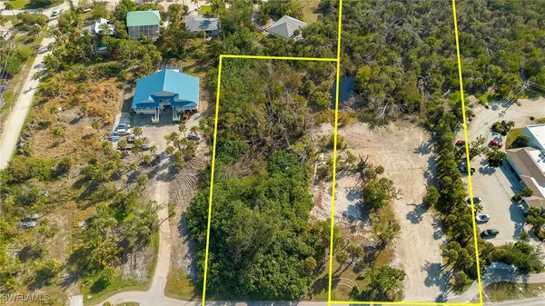 $4,750,000 | 2163-2153 Periwinkle Way, Sanibel, FL 33957
