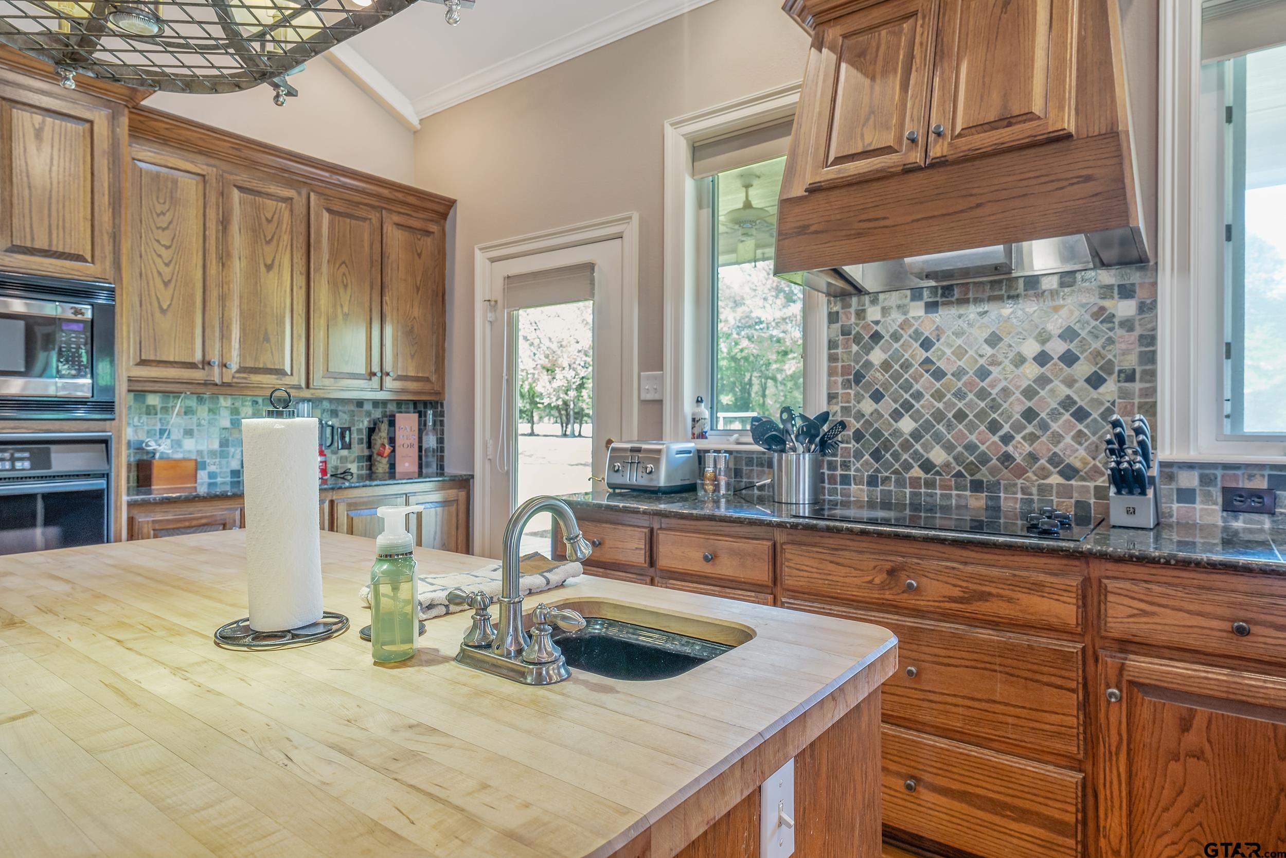 750 VZ County Road Ben Wheeler, TX 75754 - Photo 11 of 45