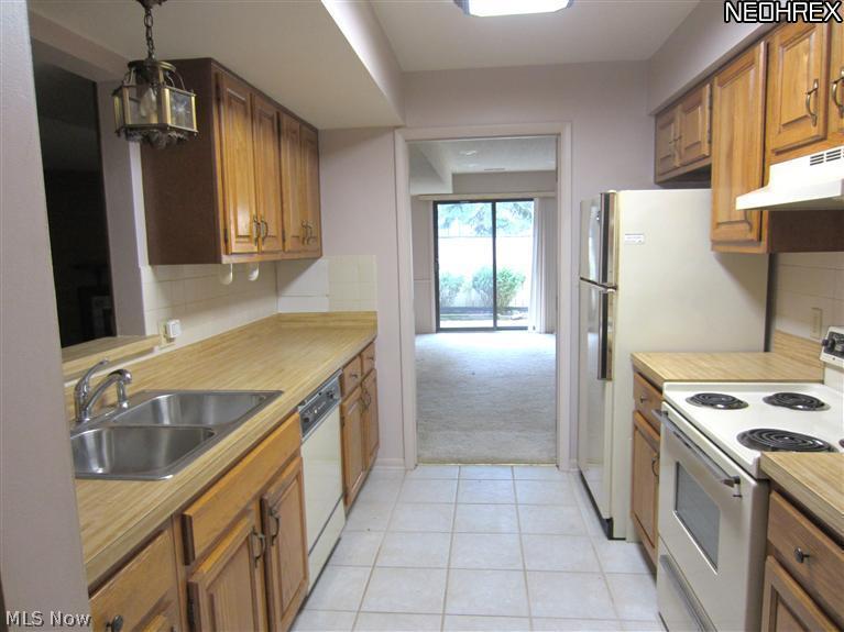 633 Hampton Ridge Drive Akron, OH 44313 - Photo 5 of 5 Gallery Image 5