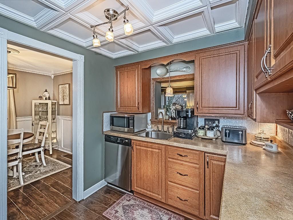 4779 Doyle Road Pittsburgh, PA 15227 - Photo 11 of 27 Gallery Image 11