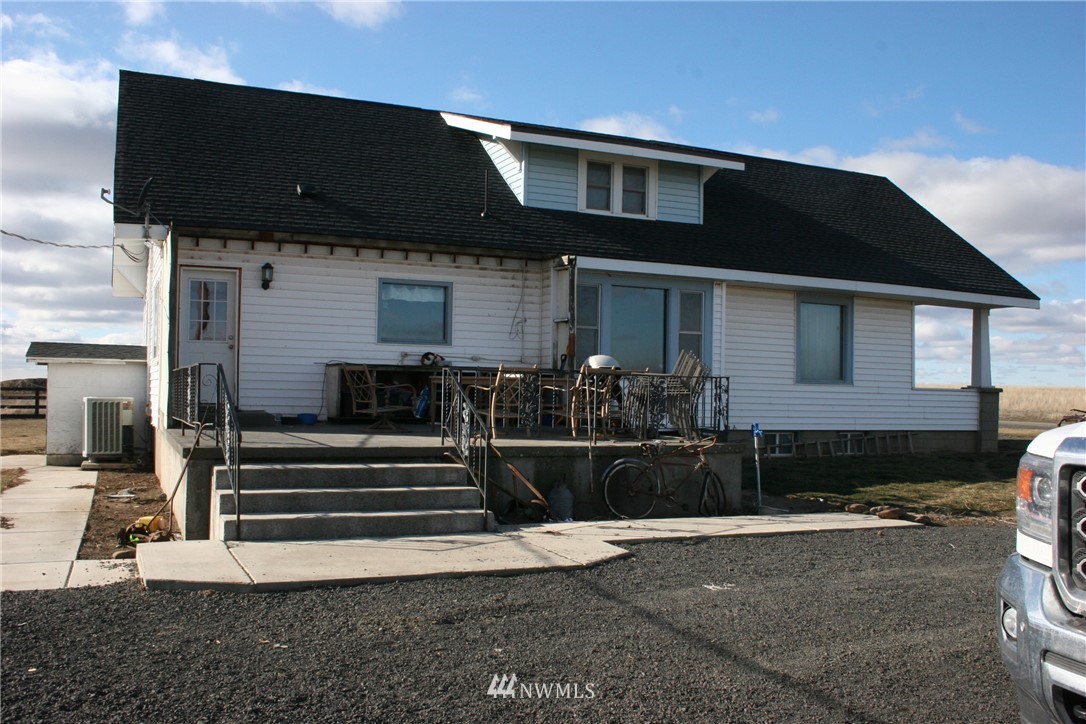 2149 East Seidl Road Ritzville, WA 99169 - Photo 2 of 22