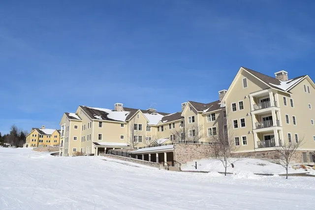 $210,000 | 625-627 Jackson Gore Adams House, Unit 625/627 Q3, Ludlow, VT 05149