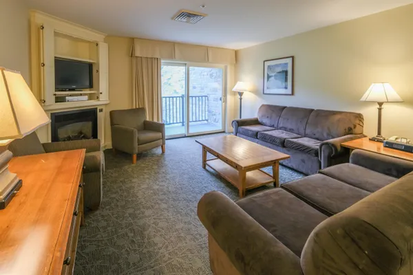 $200,000 | 625-627 Jackson Gore Adams House, Unit 625/627 Q3, Ludlow, VT 05149