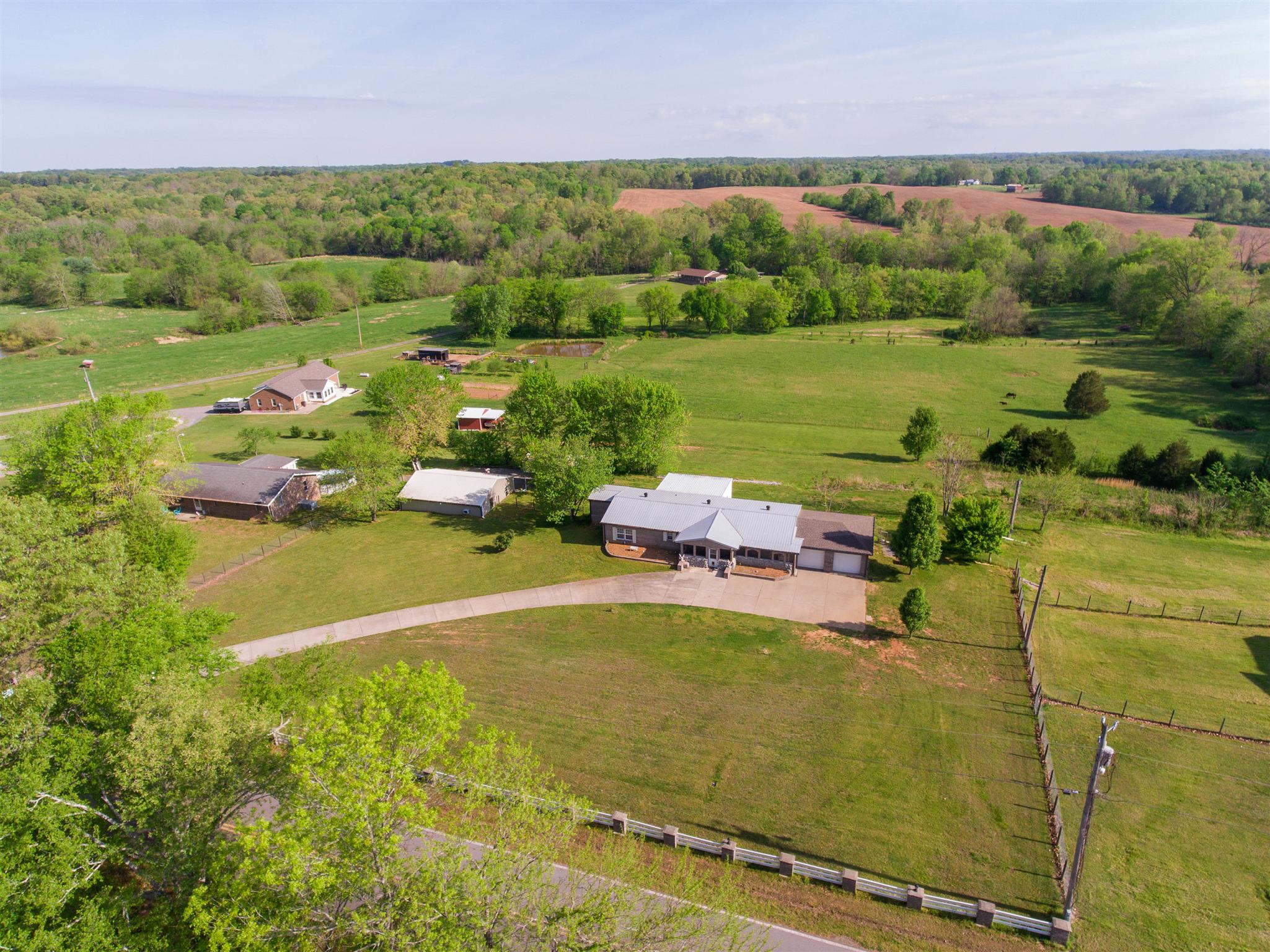 1365 Haynes Road Woodlawn, TN 37191 - Photo 4 of 27 Gallery Image 4