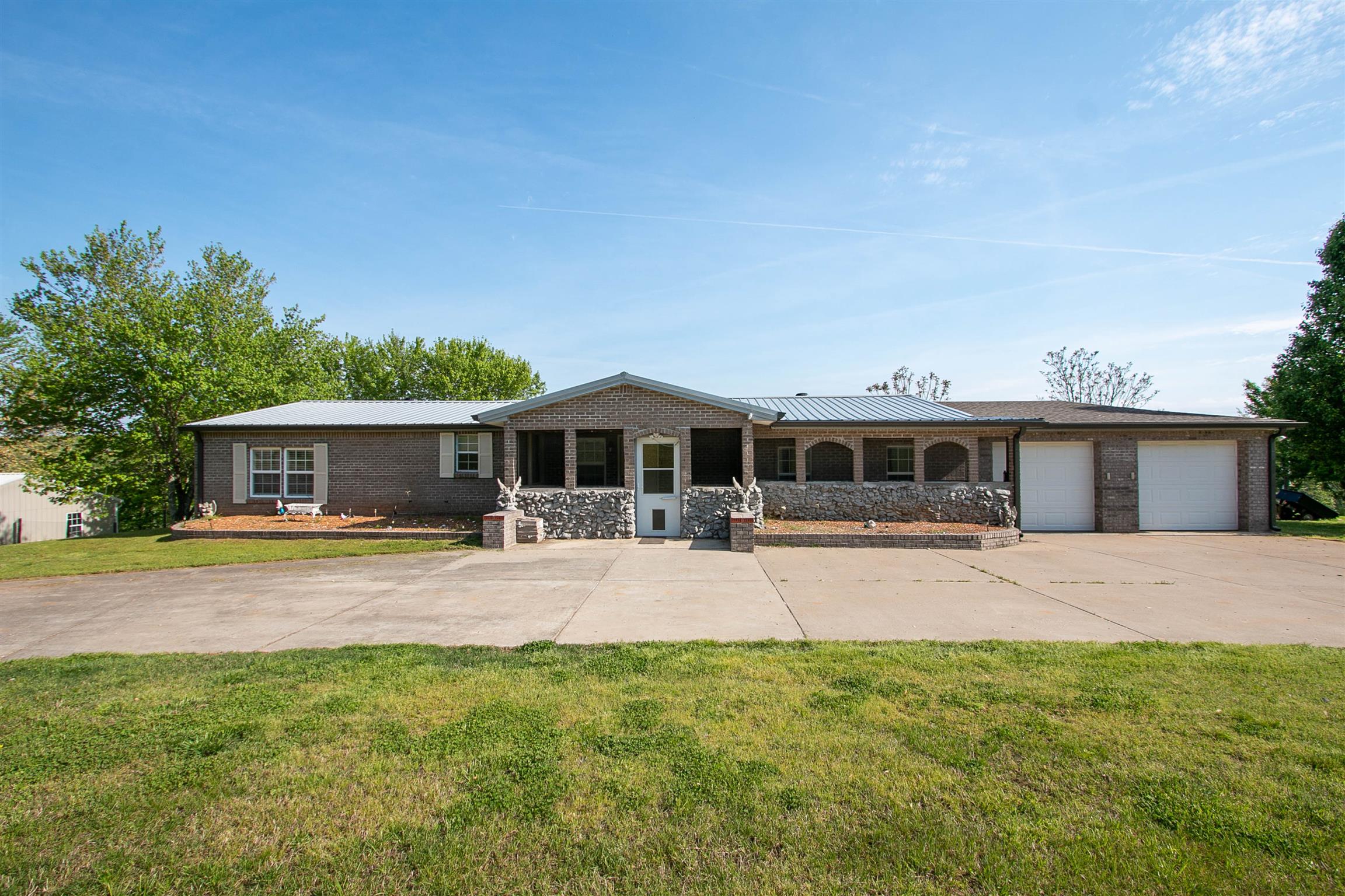 1365 Haynes Road Woodlawn, TN 37191 - Photo 6 of 27 Gallery Image 6